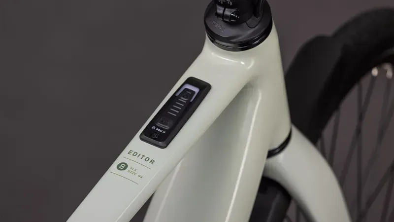 Cube Editor Hybrid SLX 400x FE Classic E-City Bike in Reed Beige/Chrome-2