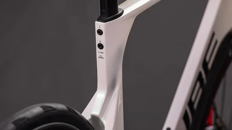 Cube Litening Aero C:68X SLT Road Bike in Teamline-4