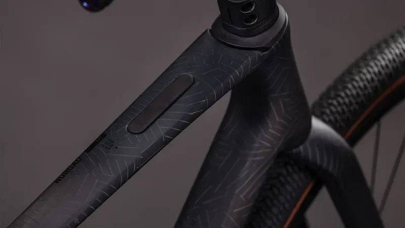 Cube Nuroad C:62 EXC Gravel Bike In Carbon/Crisscross-2