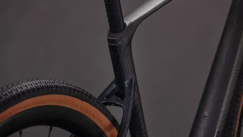 Cube Nuroad C:62 EXC Gravel Bike In Carbon/Crisscross-4