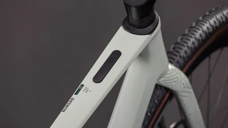 Cube Nuroad C:62 SLX Gravel Bike in Reed Beige/Chrome-2