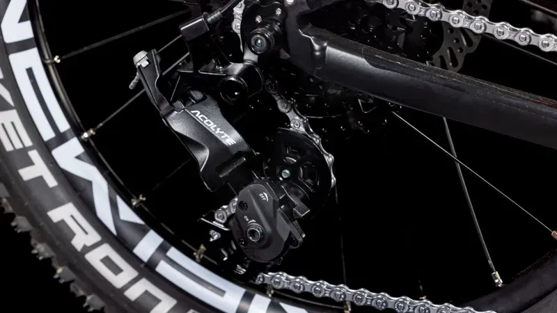 Cube Reaction 200 Pro Kids Bike in Black/Blue/Red-6