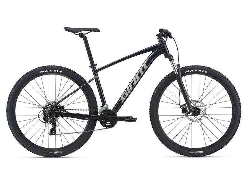 2021 Giant Talon 3 Disc Mountain Bike in Black 