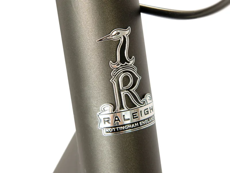 2020 Raleigh Pioneer Crossbar Hybrid Bike in Grey-7